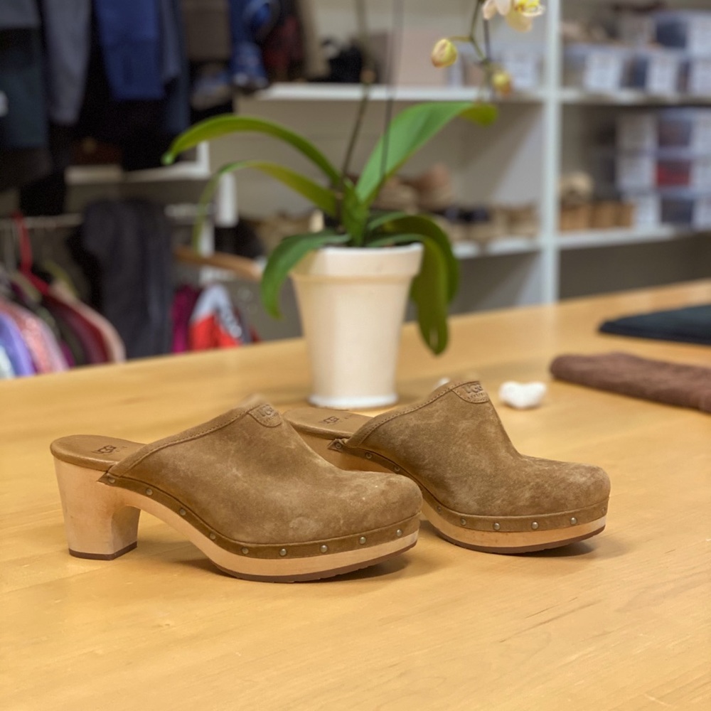 Ugg clogs